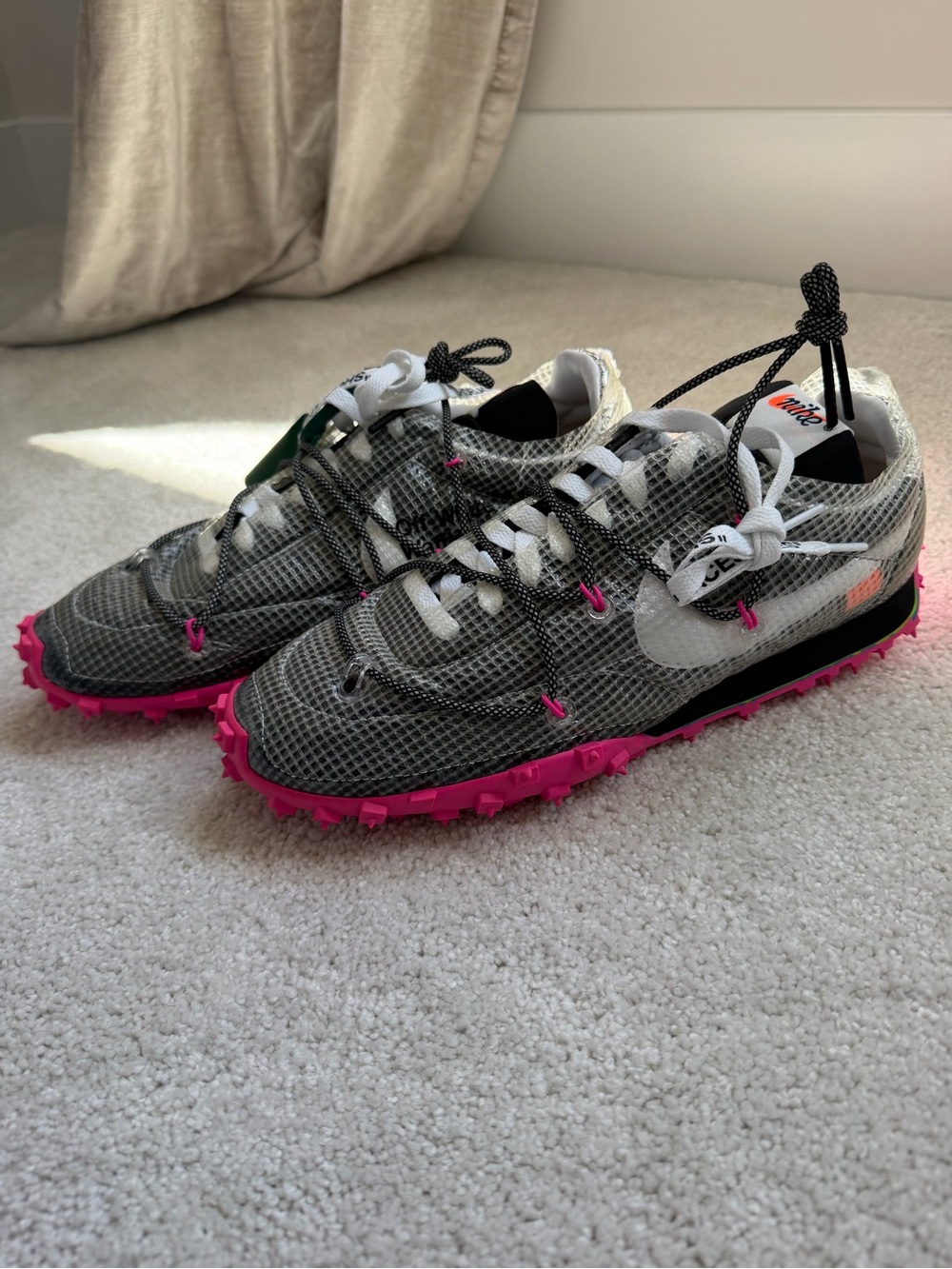 NEW Nike Off- White Womens Waffle Racer Pink and Black